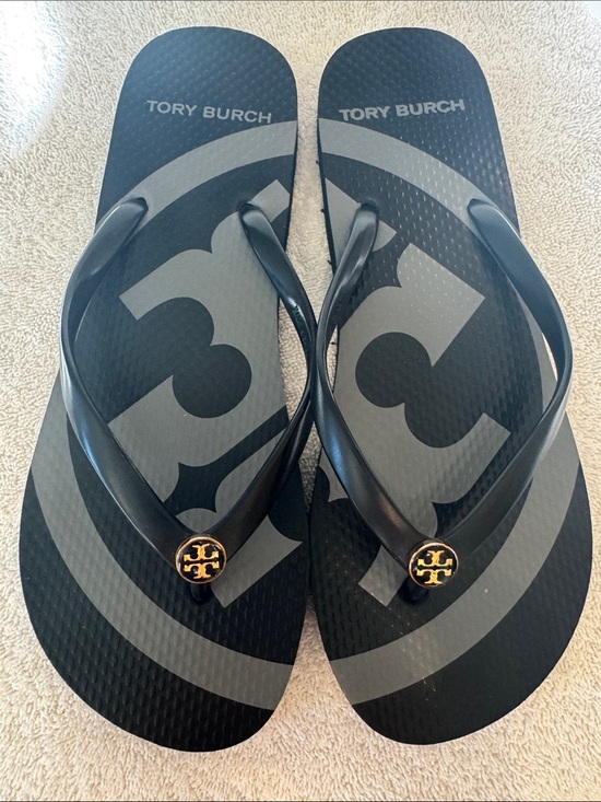 Tory Burch Shoes - Tory Burch NWOT Black and Gray Logo Flip Flops Women’s 8